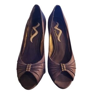 NINA brown peep toe heels- 9